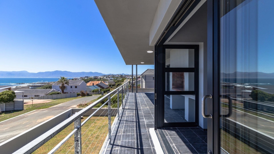 3 Bedroom Property for Sale in De Kelders Western Cape